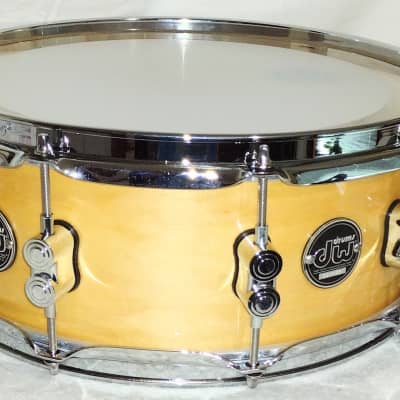 DW  PERFORMANCE Snare Drum 14" 10 lugs natural maple lacquer image 2