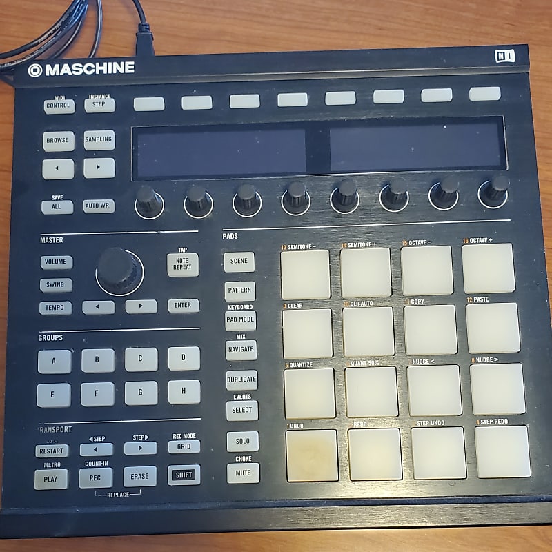 Native Instruments Maschine MKII Groove Production Studio