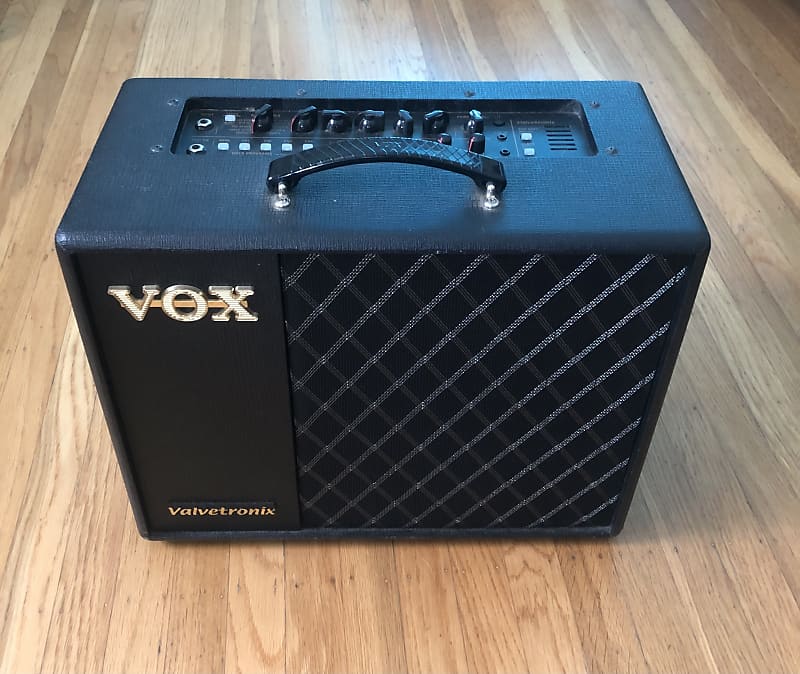 Vox Valvetronix VT40+ 40-Watt 1x10 Modeling Guitar Combo 2010s - Black