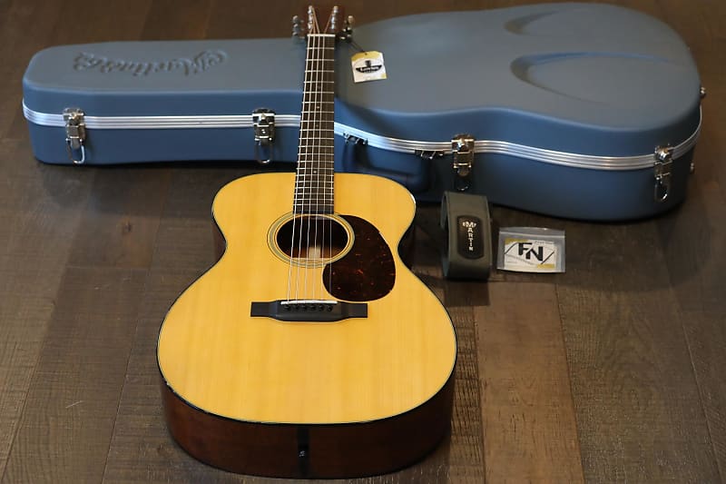 2020 Martin 000-18 Standard Series Natural Acoustic Guitar + Martin Case