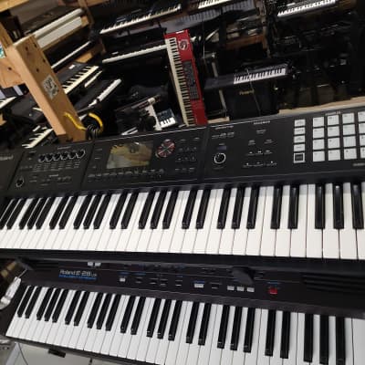 Roland FA-06 61-Key Music Workstation - Local Pickup Only