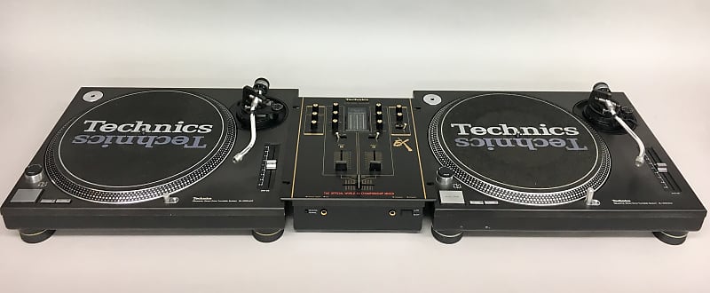 2 Technics SL-1200 MK3 Turntables in Very Good Condition with SH