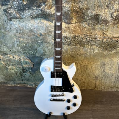Gibson Les Paul Studio Alpine White | Reverb
