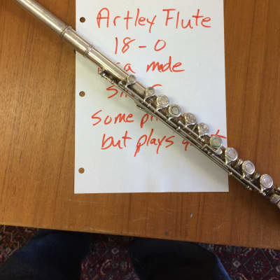Artley 18-0 Flute  Closed Hole Silver plated. Silver imagen 1
