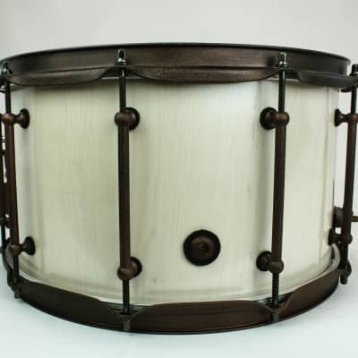 HHG Drums 14x8 Maple Stave Snare, Antique White Pearl Lacquer imagen 4