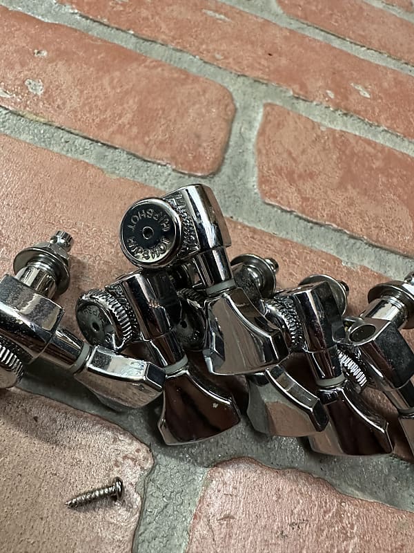 Hipshot Locking tuners 6 in line Reverb