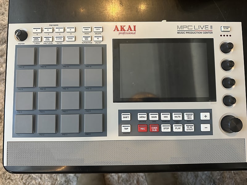 akai mpc live2 retro SSD 1TB 付属 akai mpc live2 retro SSD 1TB 付属 akai mpc live2 retro SSD
