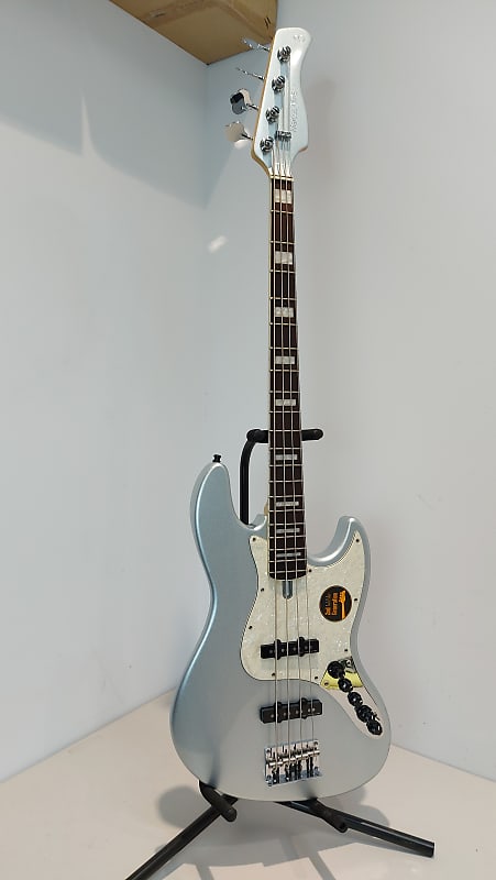 【used】SIRE MARCUS MILLER V7 BASS 4ST Sire Marcus Miller V7 Alder 4-String Bass Antique White