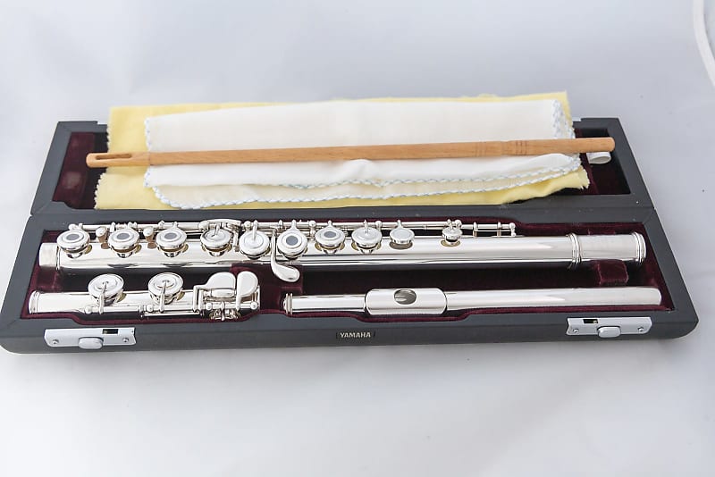 Yamaha YFL-674 Professional Flute *All Silver *Open-hole