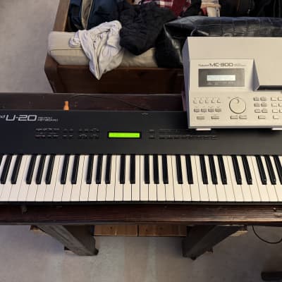 Roland U-20 61-Key RS-PCM Synthesizer 1989 - 1992 - Black