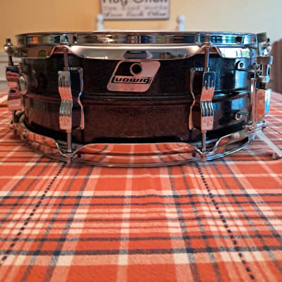 Ludwig アクロライト LM404 14x5 Black Galaxy Ludwig Acrolite Black Galaxy aluminum LM404 14x5 - YouTube