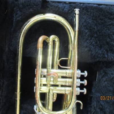 Bach B1105 Mellophone,  with case and mouthpiece,  Gold. Made in USA image 3
