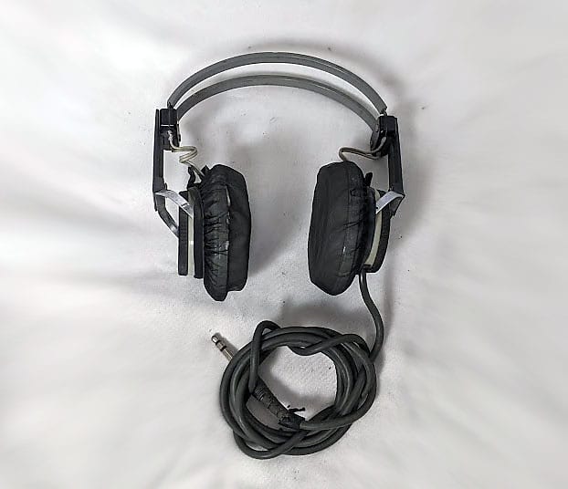 AKAI ASE 9 Vintage Dynamic Stereo Audio Headphones Reverb Australia