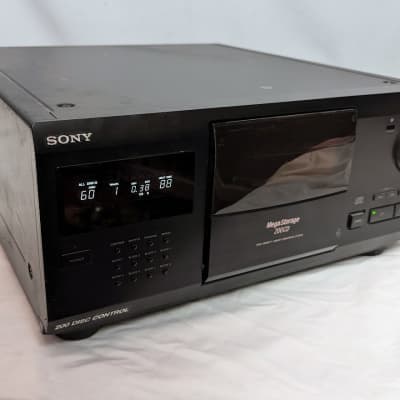 Sony Mega Storage 200 Disc CD Player Changer CDP-CX200 outlet with original REMOTE