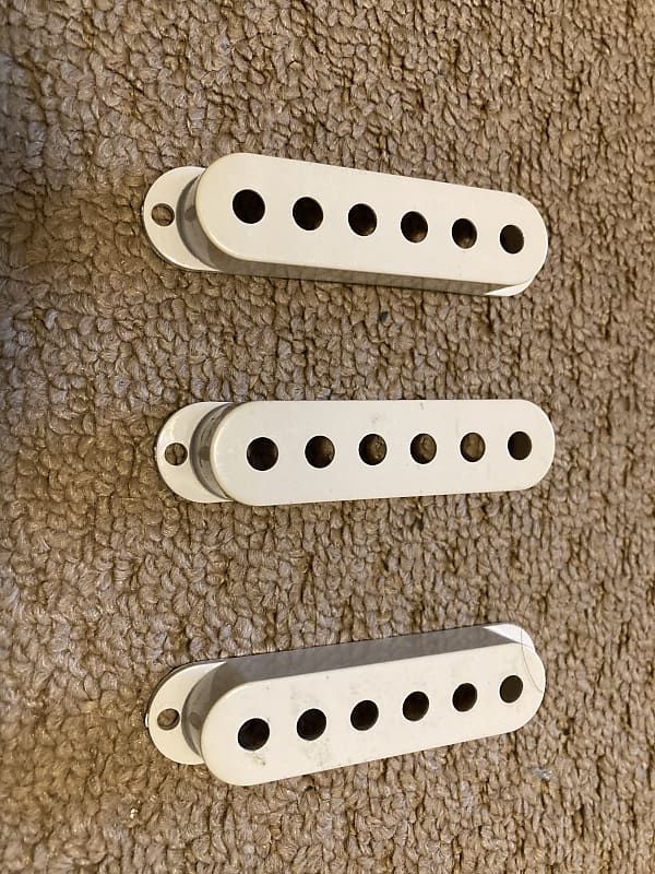 Fender Stratocaster 1999 White/parchment Pickup Covers Reverb UK