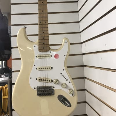 Fender Japan ST62-ASH MH TRR | Reverb