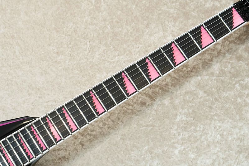 EDWARDS PINK SAWTOOTH、Alexi Laihoモデル EDWARDS E-ALEXI PINK SAWTOOTH Alexi Laiho model w/gig bag