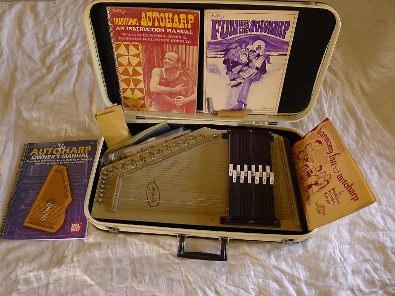 1960's Silvertone by Oscar Schmidt Autoharp, Clean, Smoke Reverb