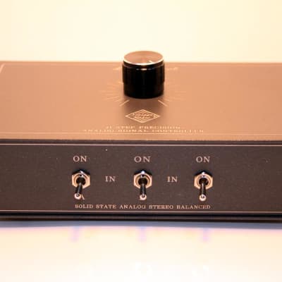 6 In – 2 Out – TRS XLR – TopKnob – MULTIPLE INDEPENDENT SIGNAL SELECTION – Monitor Speaker Controller image 1