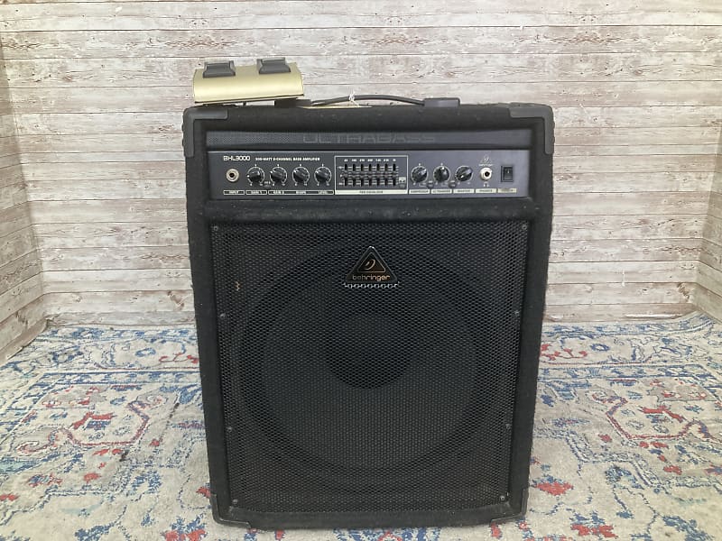 BEHRINGER ULTRABASS BXL3000 ベースアンプ Behringer Ultrabass BXL3000 300W 1x15