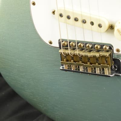 Mint Fender Custom Shop Limited Edition '69 Stratocaster Journeyman Relic - Aged Firemist Silver image 4