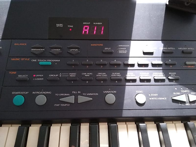 Roland EM-305 Intelligent Synthesizer - Electronic Keyboards
