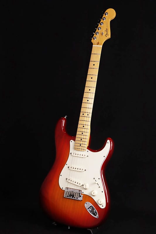 Fender USA American Deluxe Stratocaster N3 Ash Aged Cherry