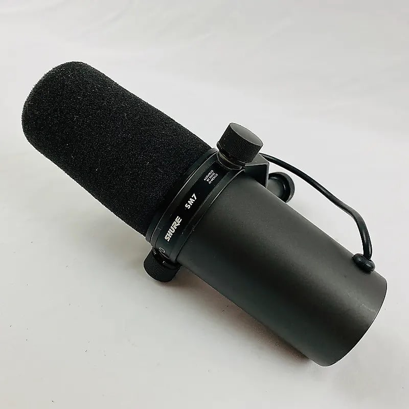 Shure SM7 Cardioid Dynamic Microphone image 1