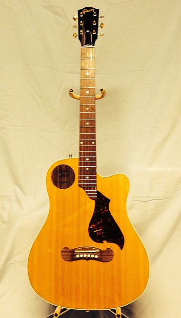 Gibson Traveling Songwriter thin line 2000s Natural OHSC great gigging and traveling guitar