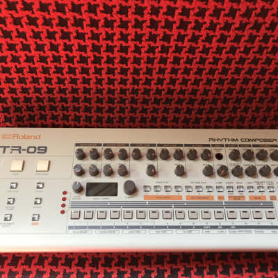 Roland Boutique Series TR-09 Rhythm Performer Drum Machine