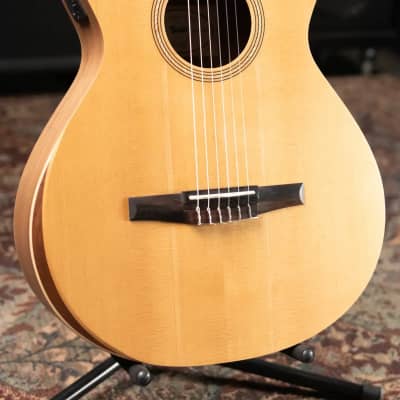 Taylor Academy 12e-N Nylon Grand Concert Acoustic/Electric Guitar with Gig Bag image 4