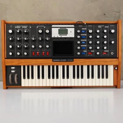 Moog Minimoog Voyager Select Series Electric Blue Analog Synthesizer #56093