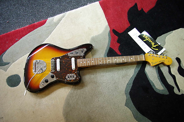 Fender Jaguar Crafted In Japan 2004 in 3 Color Sunburst