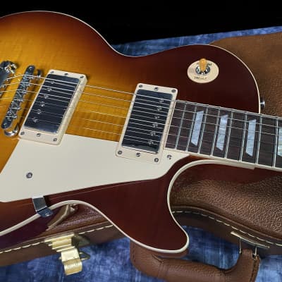 MINT! 2023 Gibson Les Paul 60's Standard Iced Tea - Authorized Dealer - 9.7 lbs image 2