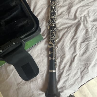 Yamaha YCL-457-20 Wooden Bb Clarinet with Case, Mouthpiece & Lyre – Made in Japan image 3