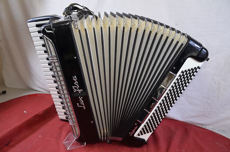 Lux deals fisa accordion