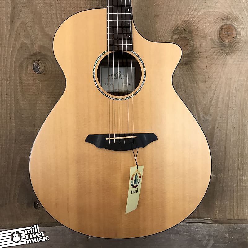 Breedlove store jumbo acoustic