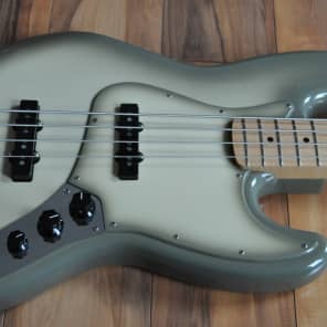 ベース FENDER MADE IN JAPAN ANTIGUA JAZZ BASS Fender Made in Japan Traditional 60s Jazz Bass (Black)【値上げ前旧