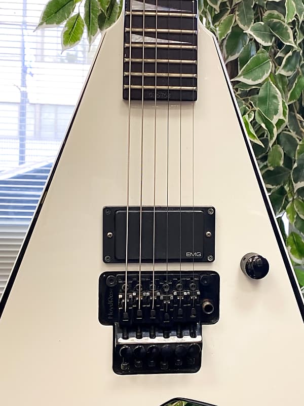 Jackson RR24 Rhoads Electric Guitar - Snow White w/Black