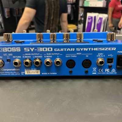 BOSS SY-300 Guitar Synthesizer image 2