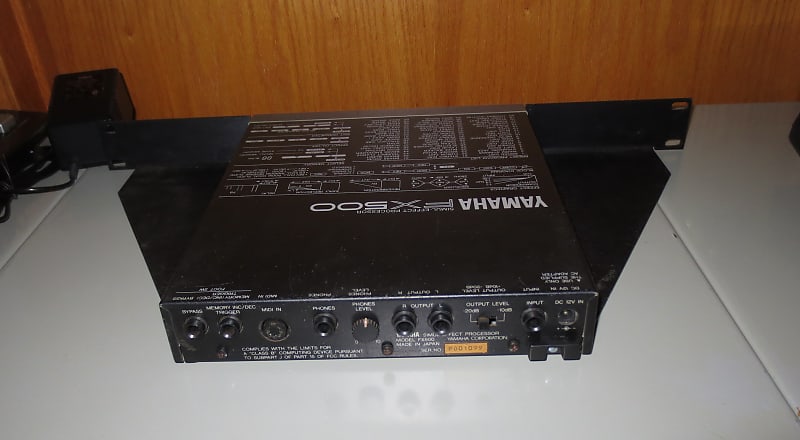 Yamaha FX500 with rack ears, Yamaha MFC06 MIDI foot switch Yamaha FX500 with rack ears, Yamaha MFC06 MIDI foot switch