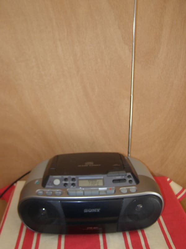 Sony CFD-S01 Portable CD Cassette Boombox with Radio