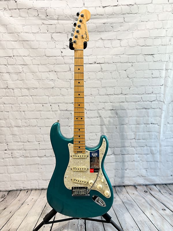 Fender American Elite Stratocaster with Maple Fretboard 2016 - 2019 - Ocean Turquoise Metallic image 1