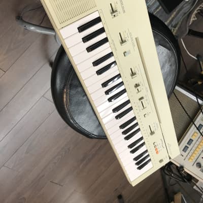 Yamaha Portasound PC-50 1982 Beige