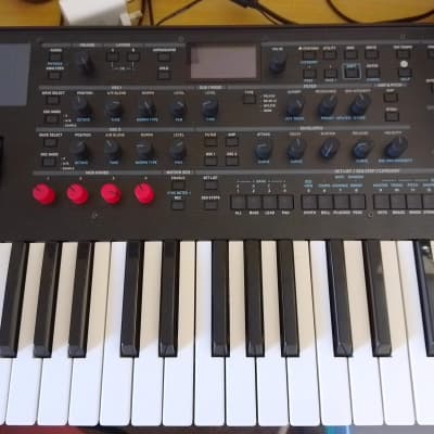 Korg Modwave 37-Key Wavetable Synthesizer 2021 - Present - Black