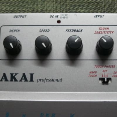 used (with less than light average wear) Akai Intelliphase P1 ANALOG Phaser (NO box, NO paperwork, NO battery) image 4