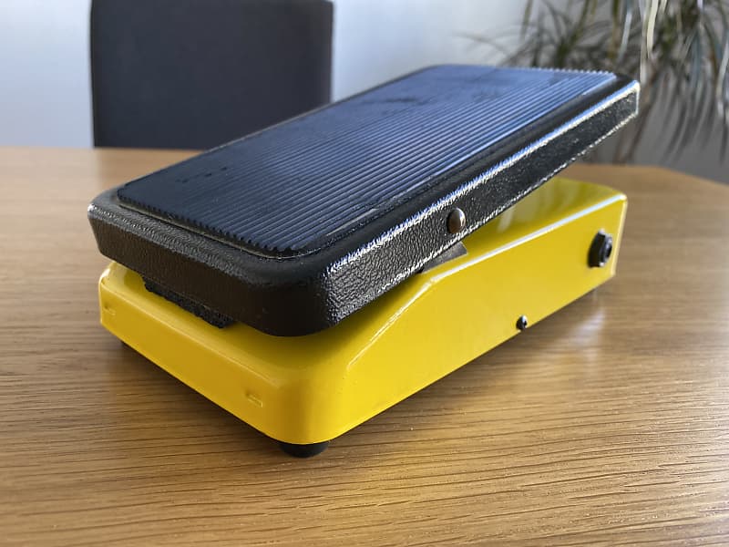 Colorsound Wah Wah 1990's - Yellow | Reverb