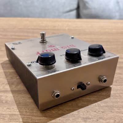 Electro-Harmonix Ram's Head Big Muff Pi Fuzz Pedal : Amazon