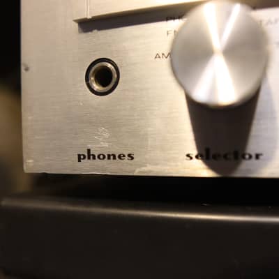 Marantz Model 1530 30-Watt Stereo Receiver 1978 - 1980 image 7
