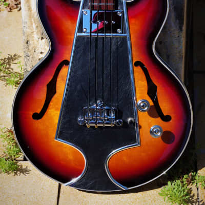 Epiphone Rivoli  1996 Sunburst.  Bass. Recreated by the Artist "El Daga" Only one Rare  collectible for sale